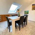 Lägenhet 4 Apartment, 125 Qm, Ruhig Und Zentrumsnah, Max 5 Pers, Dachterasse, Garage, 1000 Mbit Böblingen