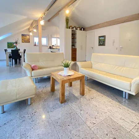 4 Apartment, 125 Qm, Ruhig Und Zentrumsnah, Max 5 Pers, Dachterasse, Garage, 1000 Mbit