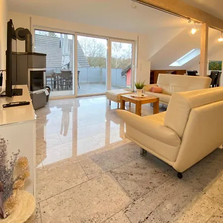 4 Apartment, 125 Qm, Ruhig Und Zentrumsnah, Max 5 Pers, Dachterasse, Garage, 1000 Mbit