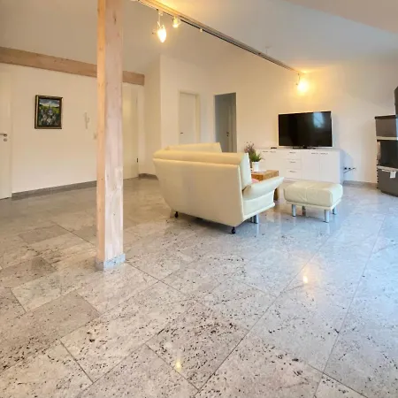 4 Apartment, 125 Qm, Ruhig Und Zentrumsnah, Max 5 Pers, Dachterasse, Garage, 1000 Mbit 公寓 *