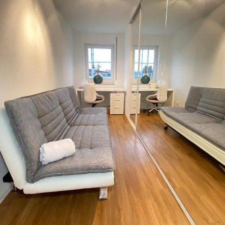 4 Apartment, 125 Qm, Ruhig Und Zentrumsnah, Max 5 Pers, Dachterasse, Garage, 1000 Mbit * Böblingen