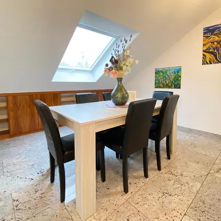 Apartment 4 Apartment, 125 Qm, Ruhig Und Zentrumsnah, Max 5 Pers, Dachterasse, Garage, 1000 Mbit Boeblingen