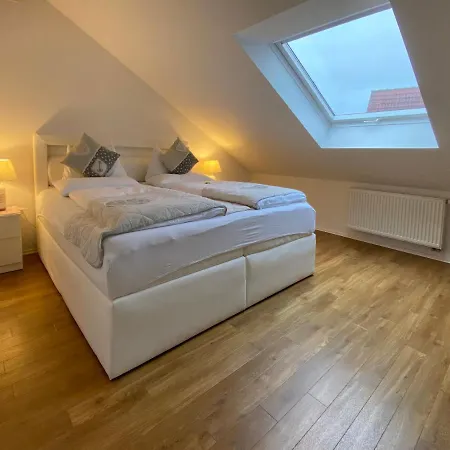 4 Apartment, 125 Qm, Ruhig Und Zentrumsnah, Max 5 Pers, Dachterasse, Garage, 1000 Mbit