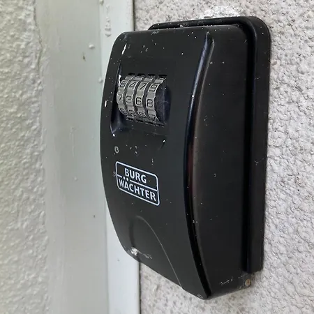 4 Apartment, 125 Qm, Ruhig Und Zentrumsnah, Max 5 Pers, Dachterasse, Garage, 1000 Mbit 公寓