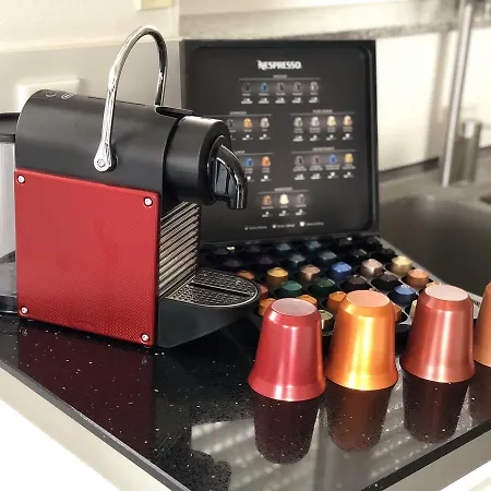 4 Apartment, 125 Qm, Ruhig Und Zentrumsnah, Max 5 Pers, Dachterasse, Garage, 1000 Mbit 伯布林根